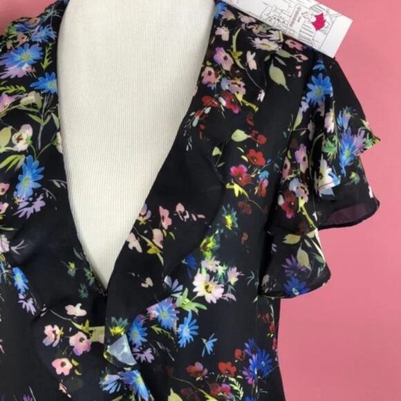 Parker Floral Flutter Sleeve Wrap Style Black Top NWT - Picture 3 of 9